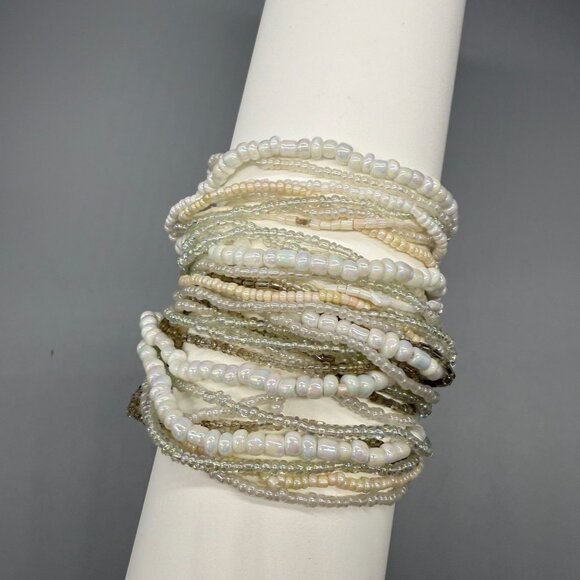 VTG White Cream Seed Beaded MultiStrand Bangle Bracelet Wooden Clasp Bohemian - Picture 1 of 3